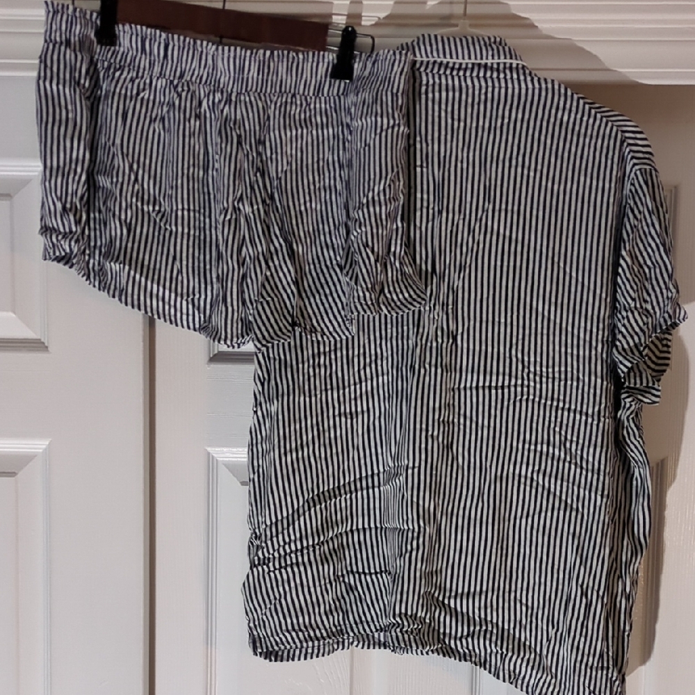 Splendid Navy and White Striped Lounge Shorts - Picture 2 of 8